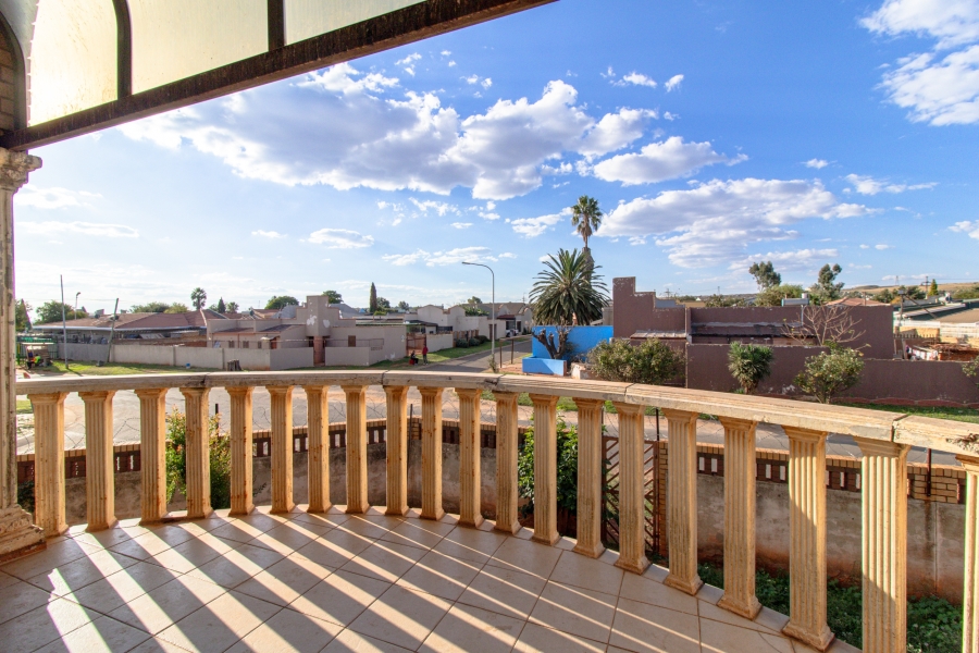 8 Bedroom Property for Sale in Lenasia South Gauteng