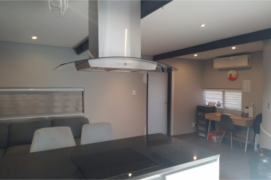 To Let 1 Bedroom Property for Rent in Greenside Gauteng