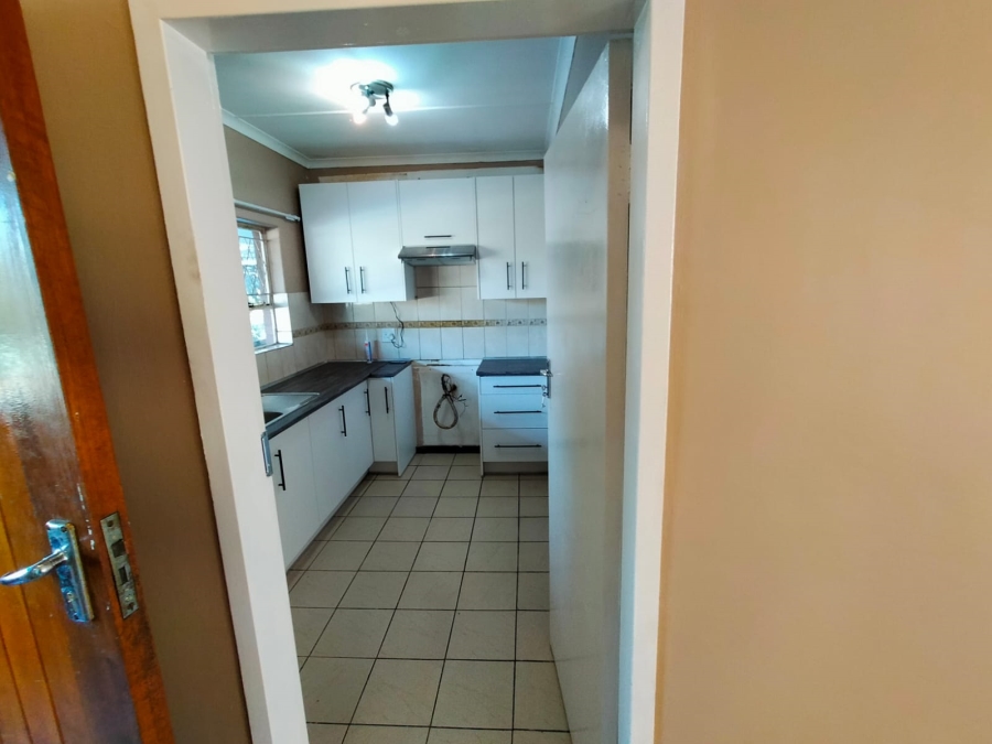 2 Bedroom Property for Sale in Windsor East Gauteng