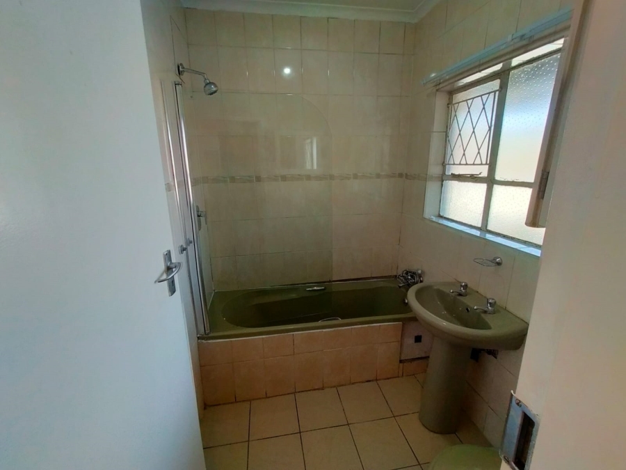 2 Bedroom Property for Sale in Windsor East Gauteng