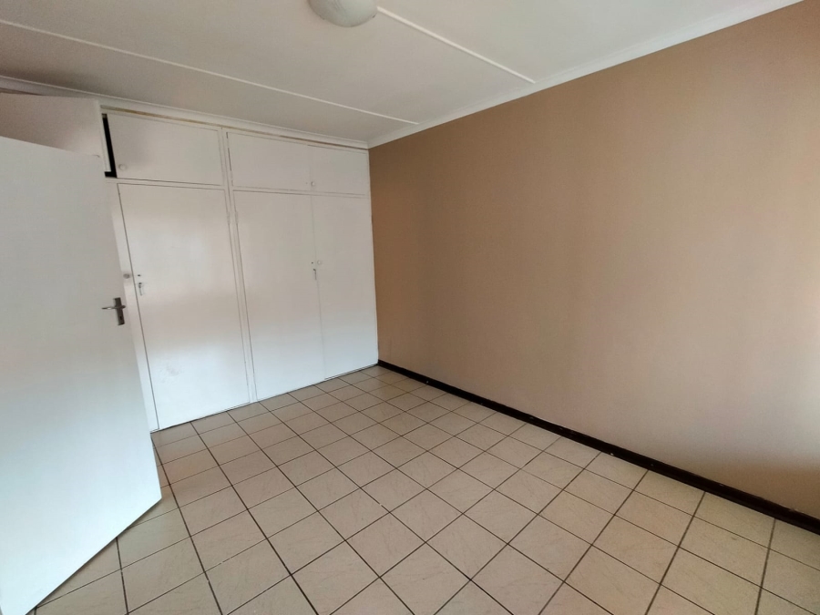 2 Bedroom Property for Sale in Windsor East Gauteng