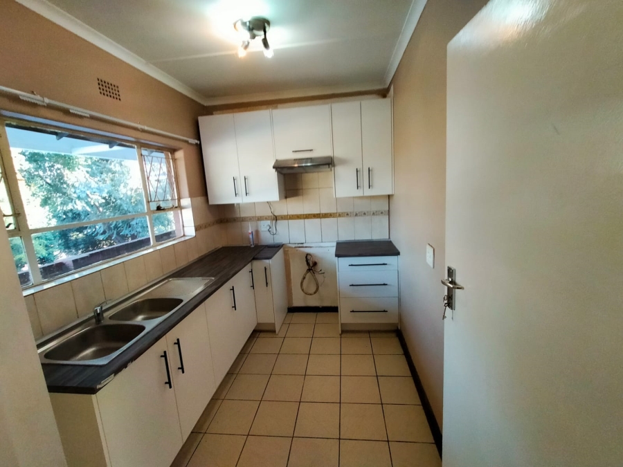 2 Bedroom Property for Sale in Windsor East Gauteng