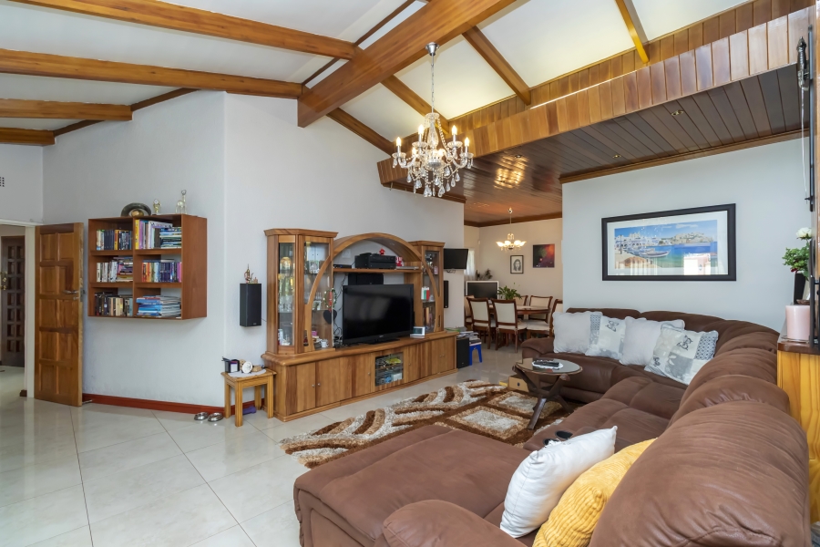 5 Bedroom Property for Sale in Windsor West Gauteng