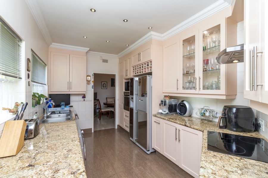 5 Bedroom Property for Sale in Windsor West Gauteng