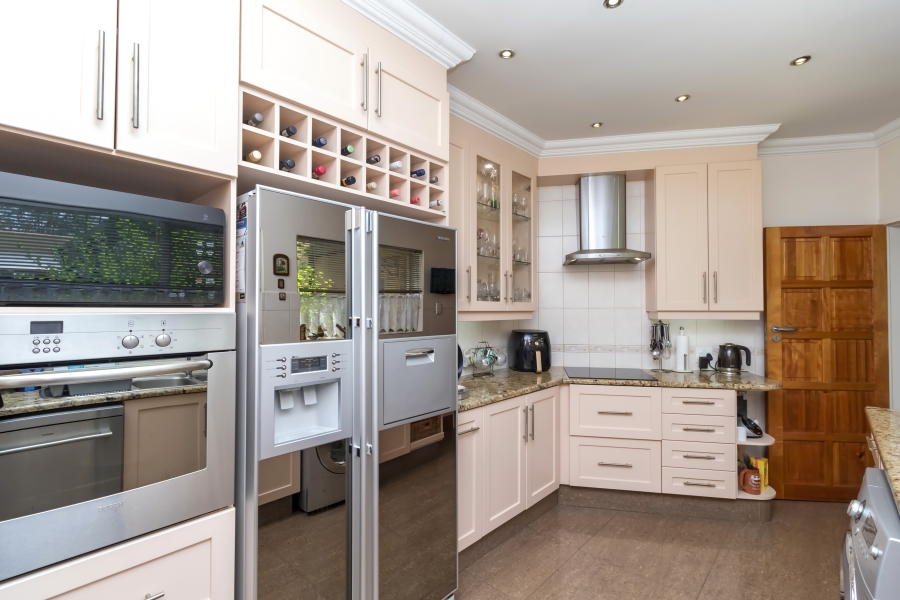 5 Bedroom Property for Sale in Windsor West Gauteng