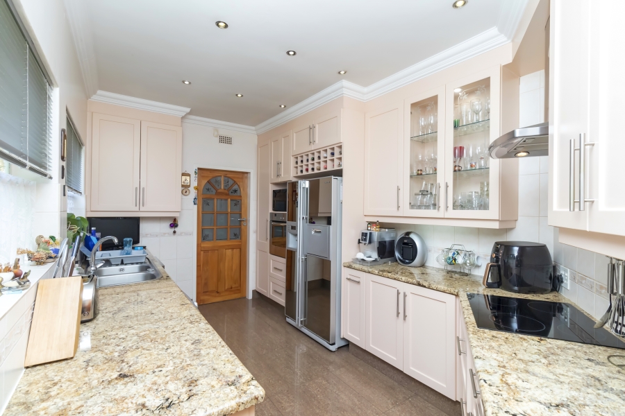 5 Bedroom Property for Sale in Windsor West Gauteng