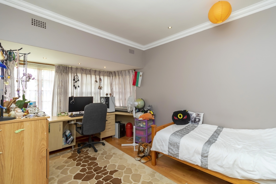 5 Bedroom Property for Sale in Windsor West Gauteng