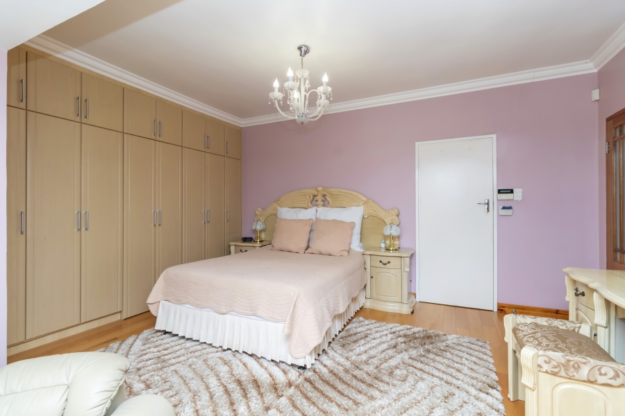 5 Bedroom Property for Sale in Windsor West Gauteng