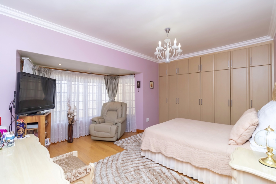5 Bedroom Property for Sale in Windsor West Gauteng