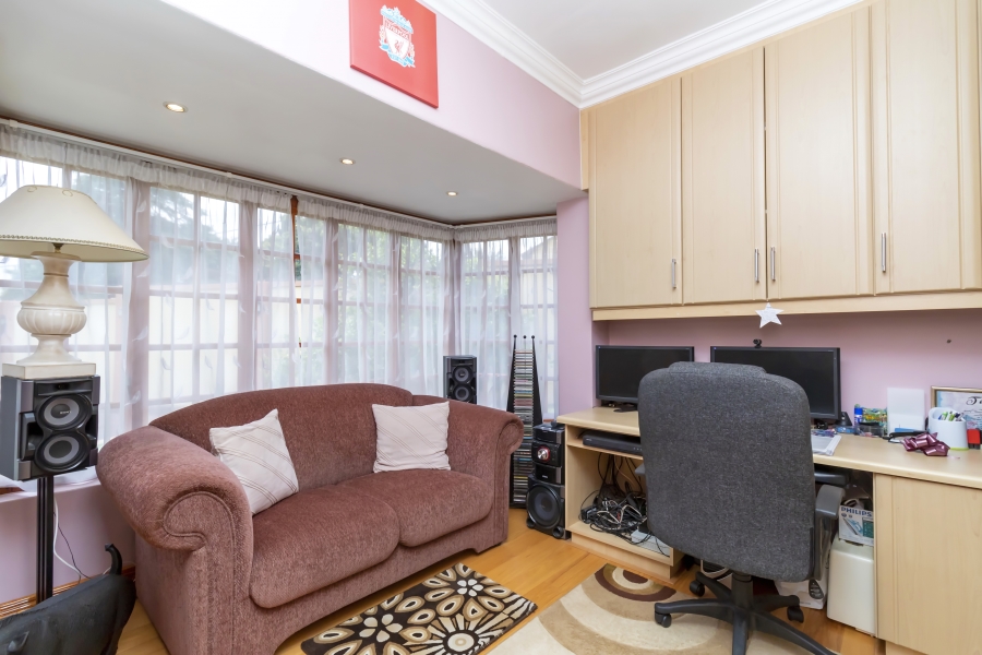 5 Bedroom Property for Sale in Windsor West Gauteng