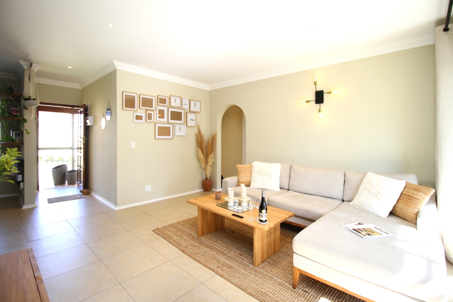 To Let 2 Bedroom Property for Rent in Bryanston Gauteng