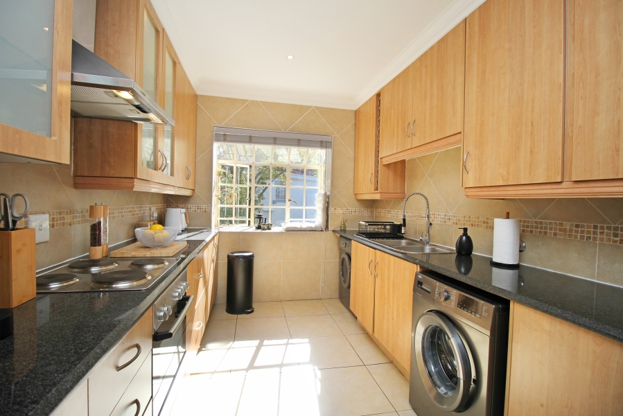 To Let 2 Bedroom Property for Rent in Bryanston Gauteng