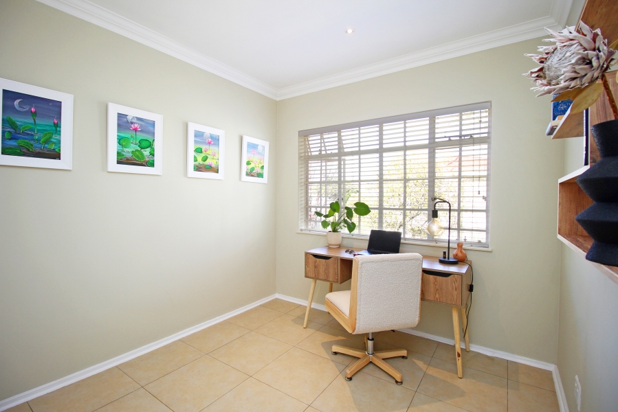 To Let 2 Bedroom Property for Rent in Bryanston Gauteng