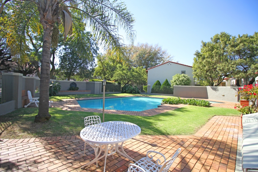 To Let 2 Bedroom Property for Rent in Bryanston Gauteng