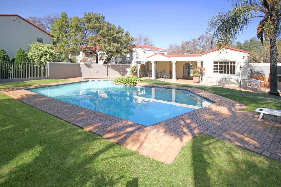 To Let 2 Bedroom Property for Rent in Bryanston Gauteng