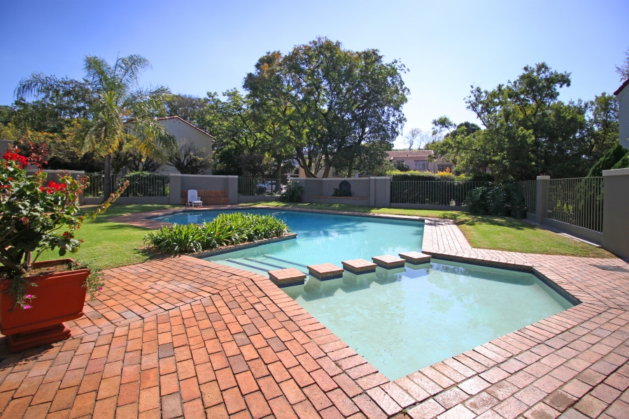 To Let 2 Bedroom Property for Rent in Bryanston Gauteng