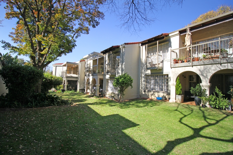 To Let 2 Bedroom Property for Rent in Bryanston Gauteng