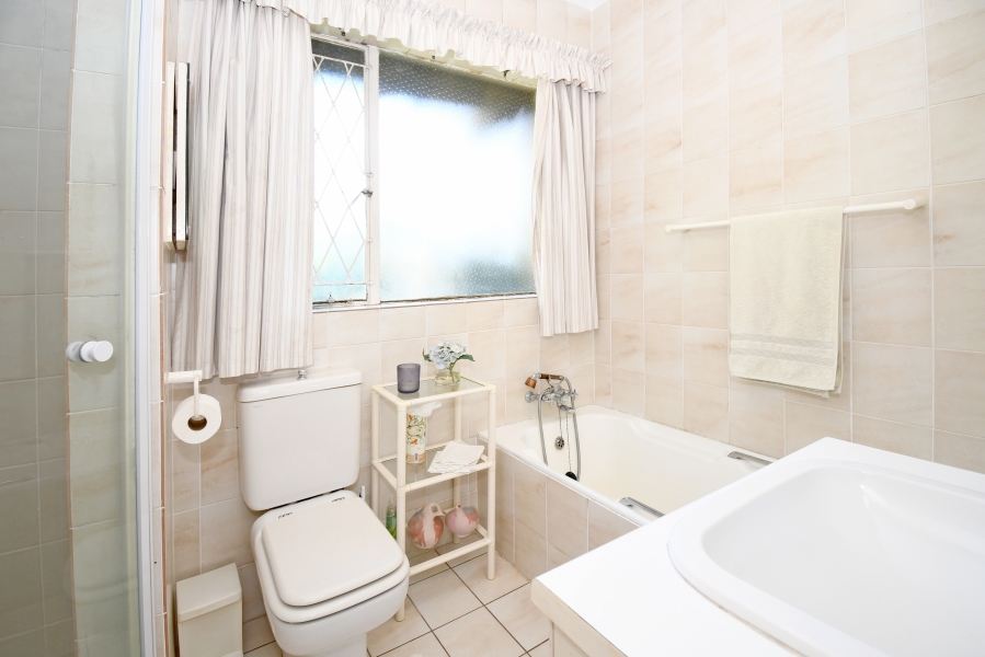 4 Bedroom Property for Sale in Hurlingham Gauteng