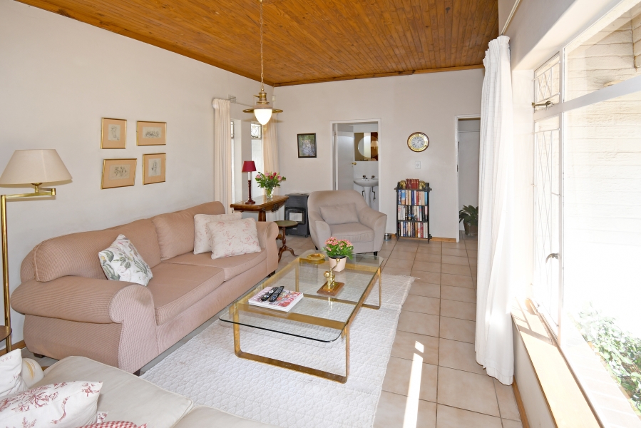 4 Bedroom Property for Sale in Hurlingham Gauteng