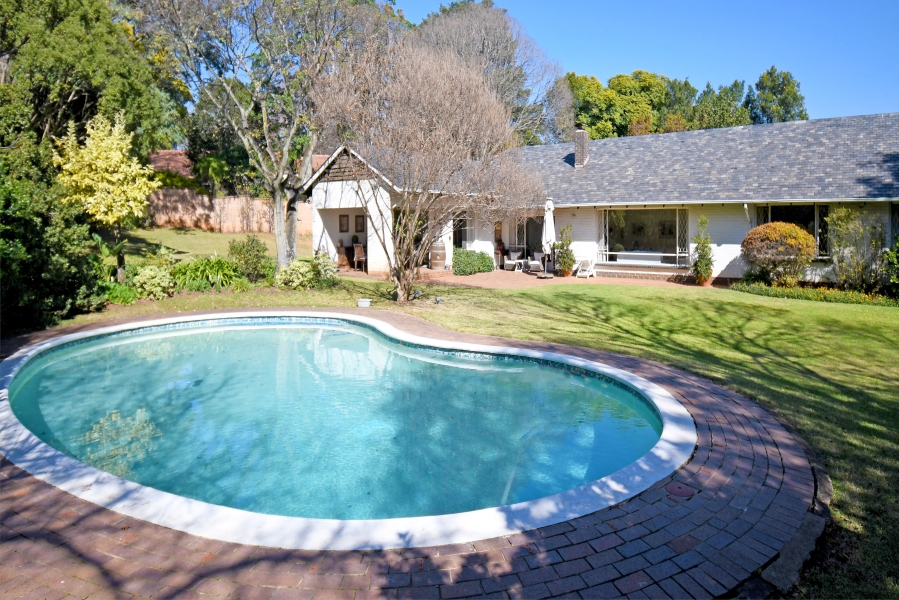 4 Bedroom Property for Sale in Hurlingham Gauteng