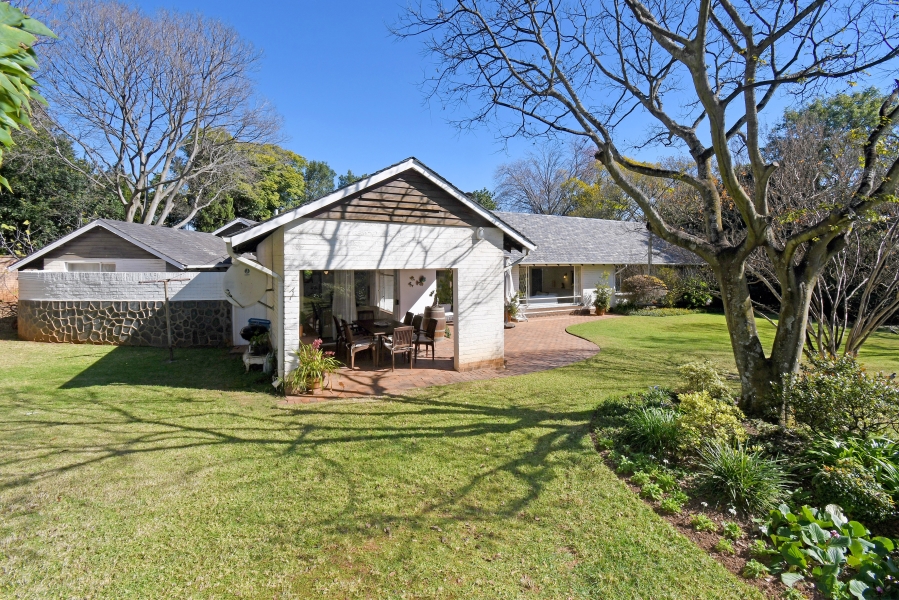 4 Bedroom Property for Sale in Hurlingham Gauteng