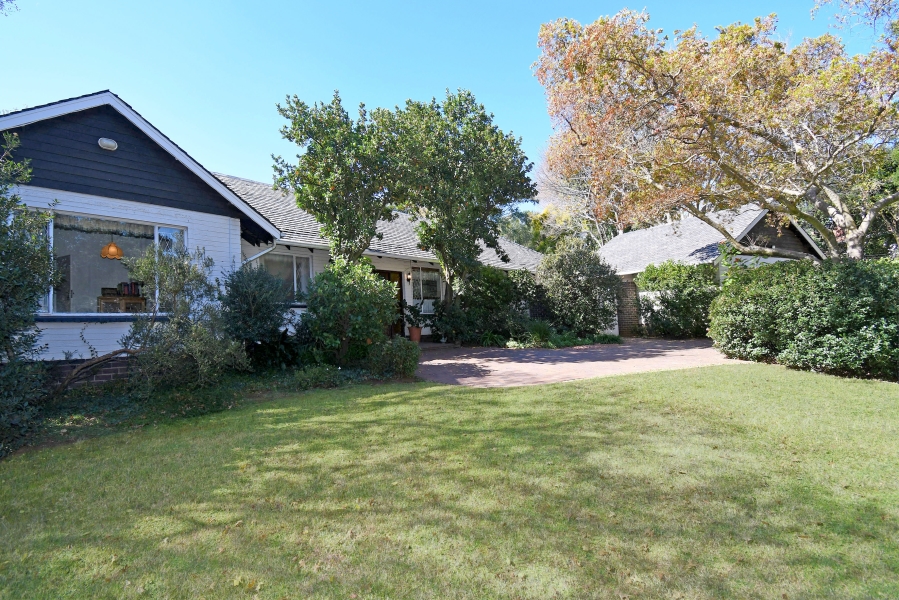 4 Bedroom Property for Sale in Hurlingham Gauteng