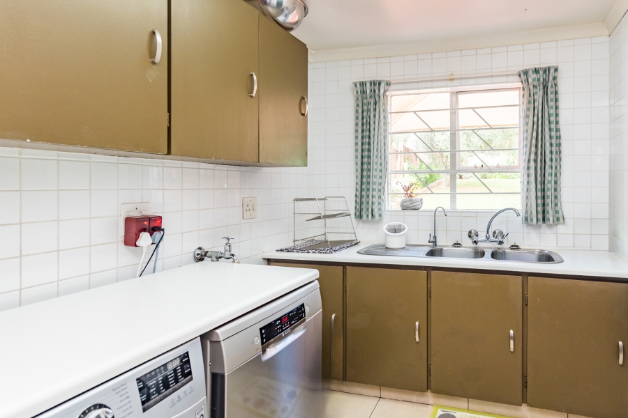 5 Bedroom Property for Sale in Rant En Dal Gauteng