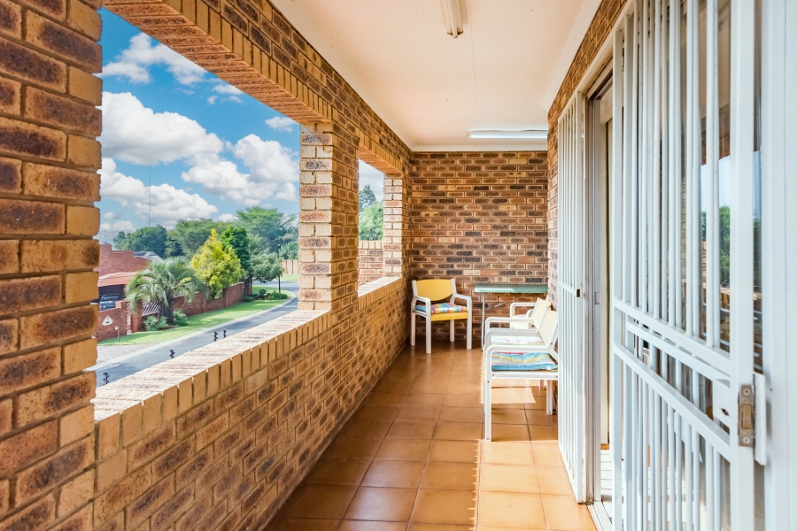 5 Bedroom Property for Sale in Rant En Dal Gauteng