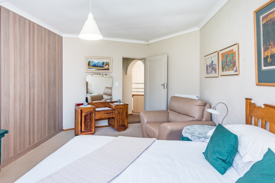 5 Bedroom Property for Sale in Rant En Dal Gauteng