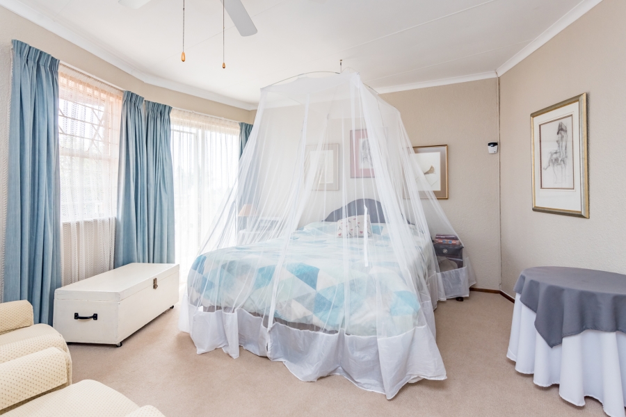 5 Bedroom Property for Sale in Rant En Dal Gauteng