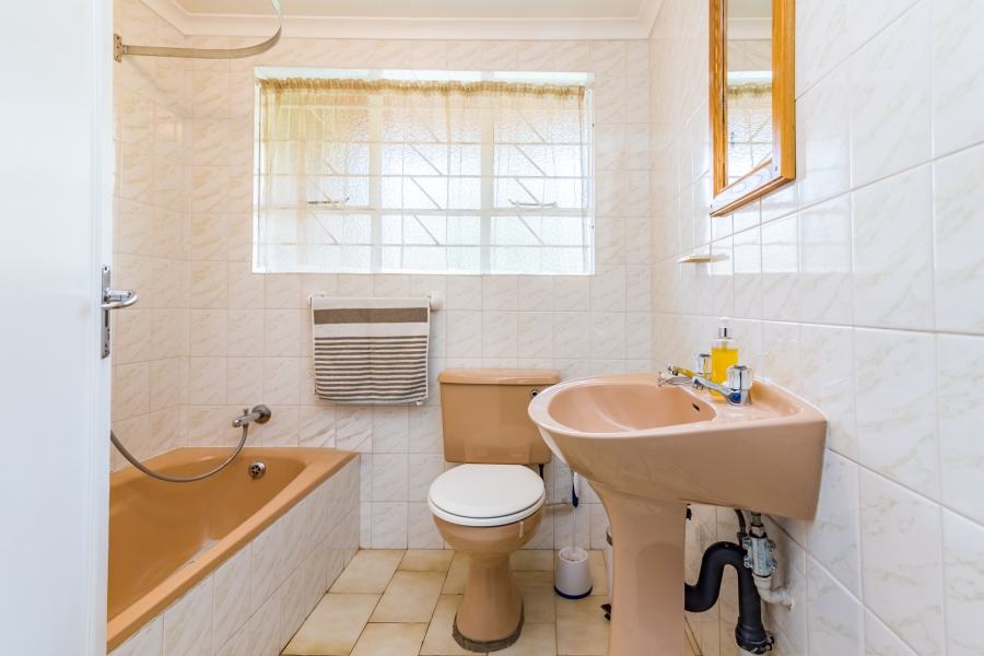 5 Bedroom Property for Sale in Rant En Dal Gauteng