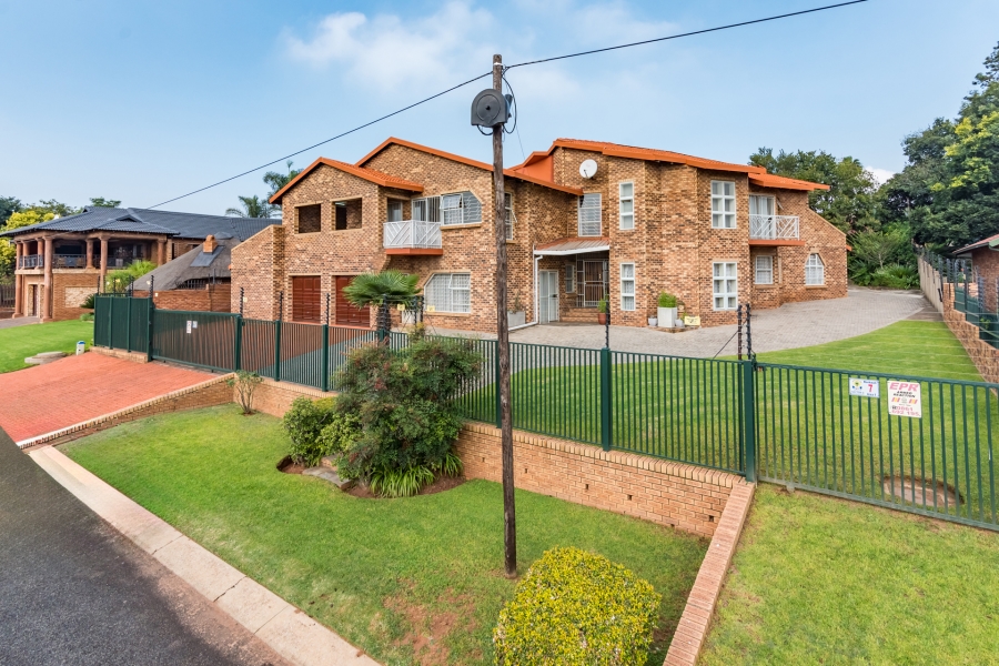 5 Bedroom Property for Sale in Rant En Dal Gauteng
