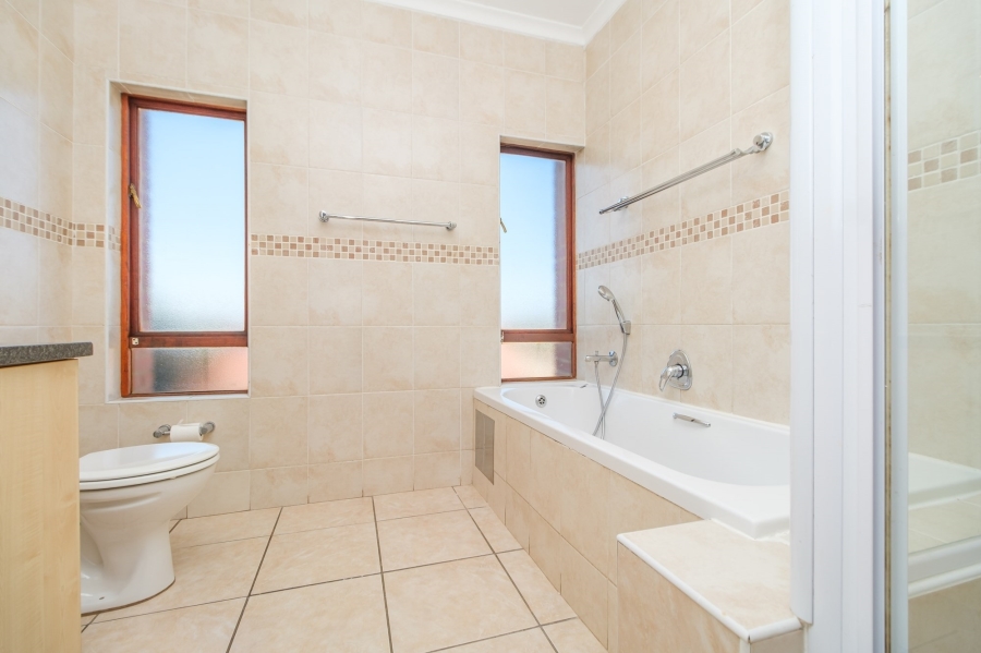 2 Bedroom Property for Sale in North Riding Gauteng