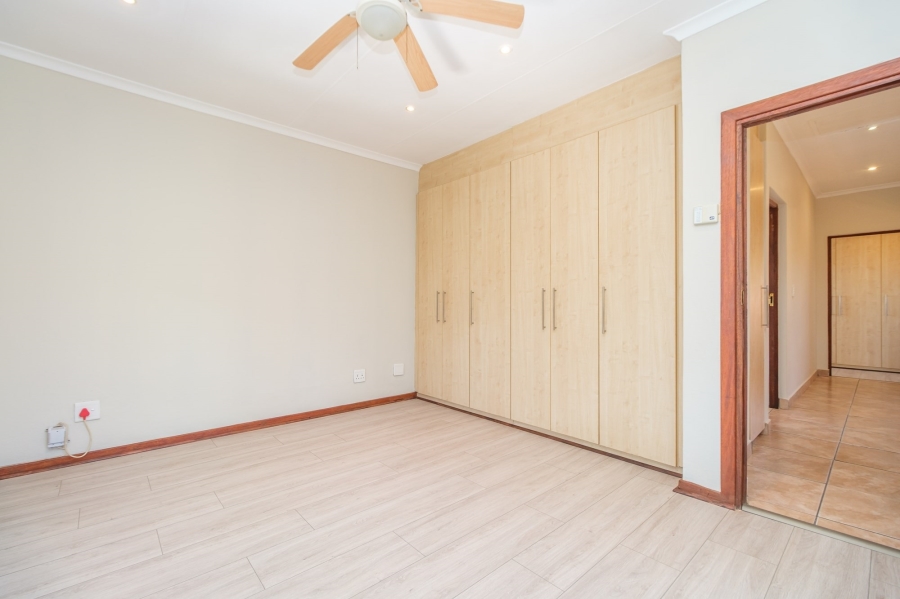 2 Bedroom Property for Sale in North Riding Gauteng
