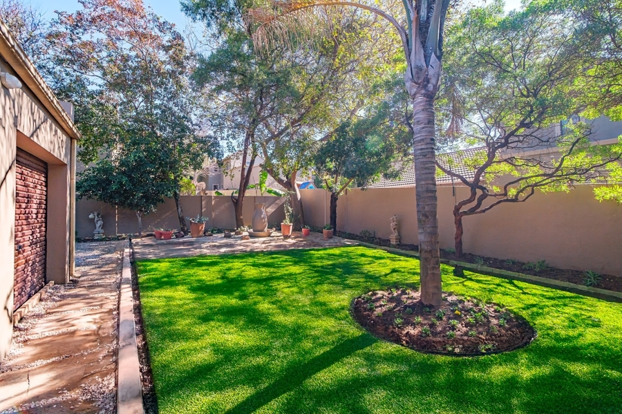 2 Bedroom Property for Sale in North Riding Gauteng