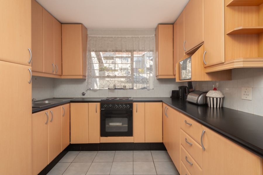 2 Bedroom Property for Sale in Constantia Kloof Gauteng