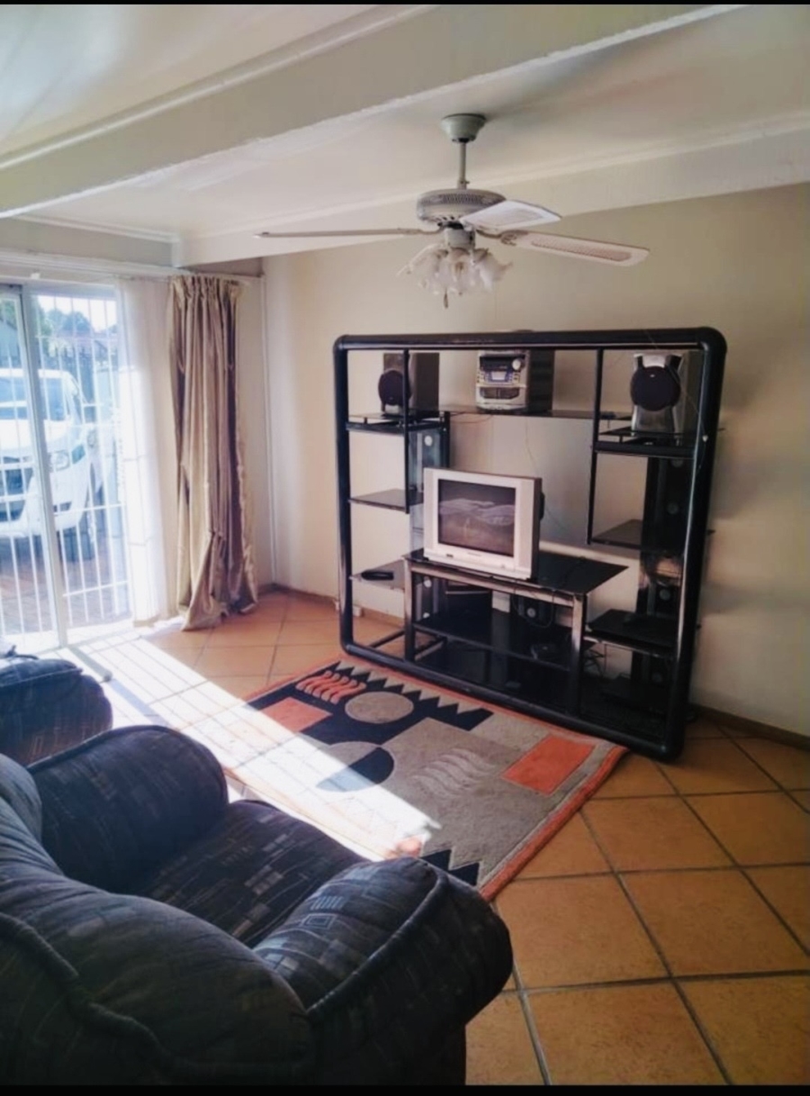 4 Bedroom Property for Sale in Bonaero Park Gauteng
