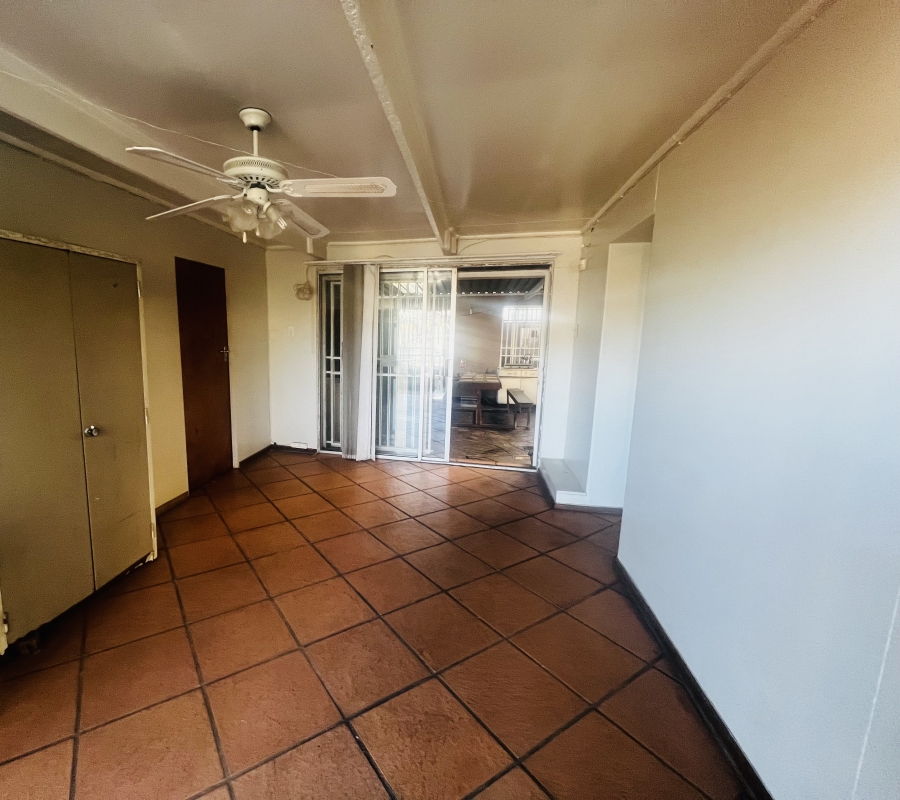 4 Bedroom Property for Sale in Bonaero Park Gauteng