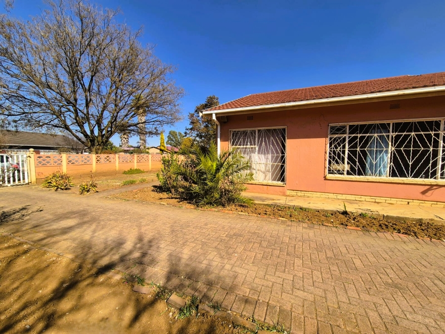 4 Bedroom Property for Sale in Sonland Park Gauteng