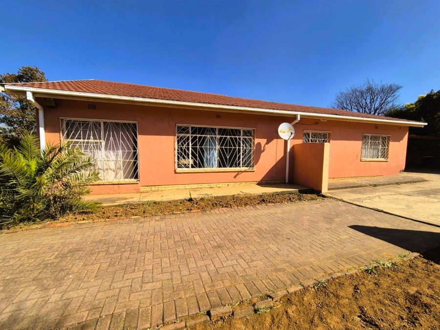 4 Bedroom Property for Sale in Sonland Park Gauteng