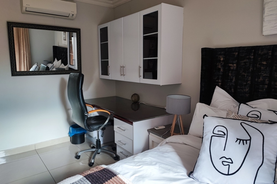 To Let 1 Bedroom Property for Rent in River Club Gauteng