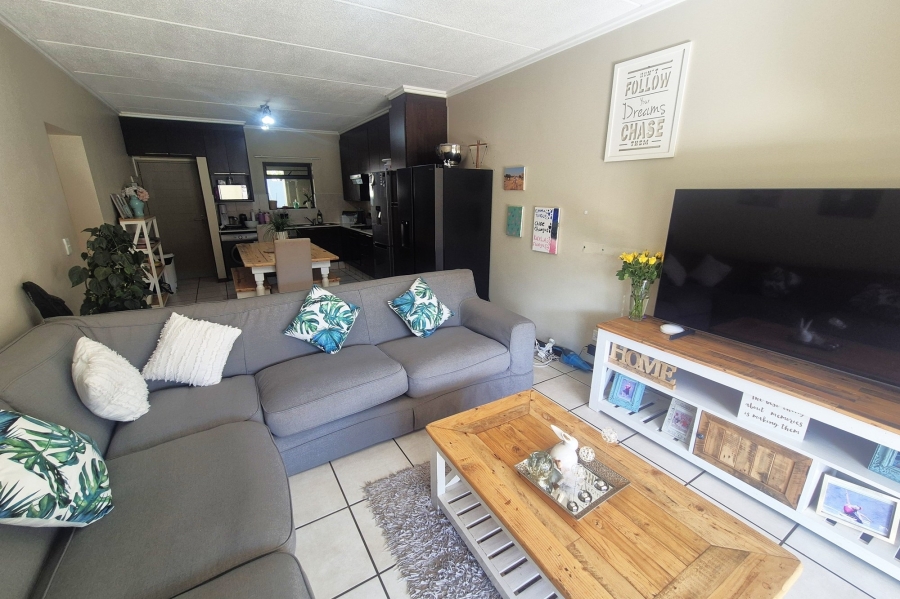 To Let 3 Bedroom Property for Rent in Maroeladal Gauteng