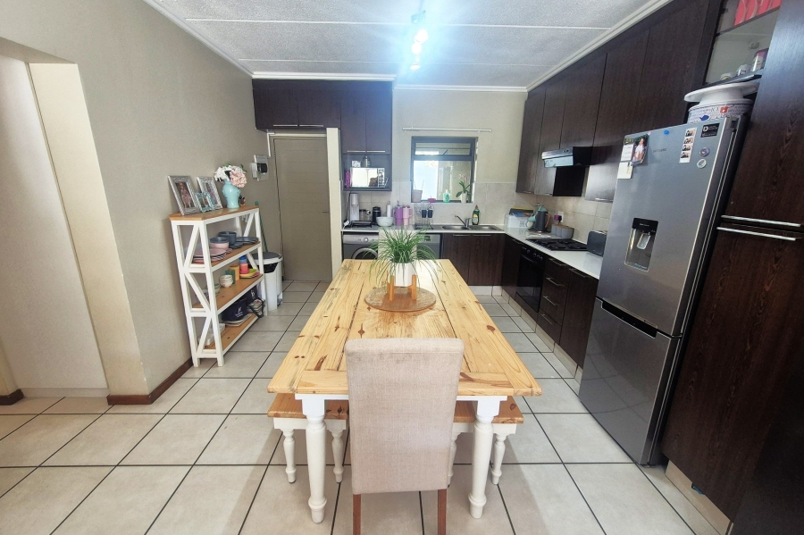 To Let 3 Bedroom Property for Rent in Maroeladal Gauteng