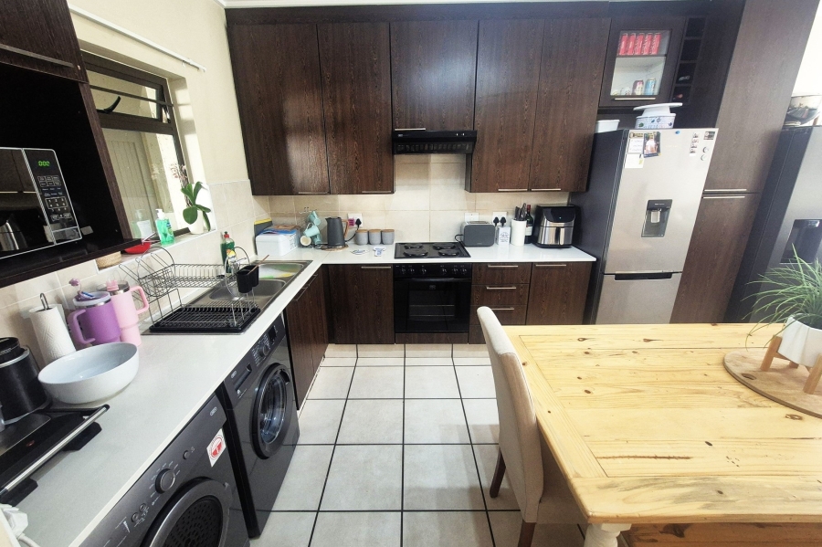 To Let 3 Bedroom Property for Rent in Maroeladal Gauteng