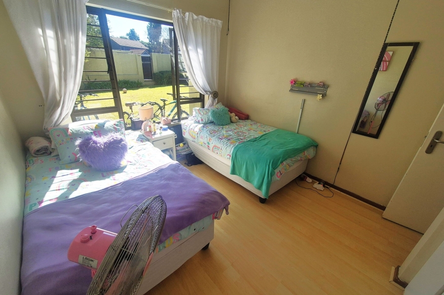 To Let 3 Bedroom Property for Rent in Maroeladal Gauteng