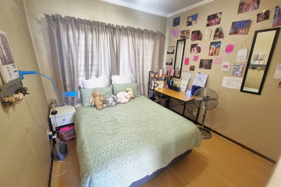 To Let 3 Bedroom Property for Rent in Maroeladal Gauteng