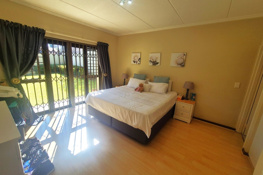 To Let 3 Bedroom Property for Rent in Maroeladal Gauteng