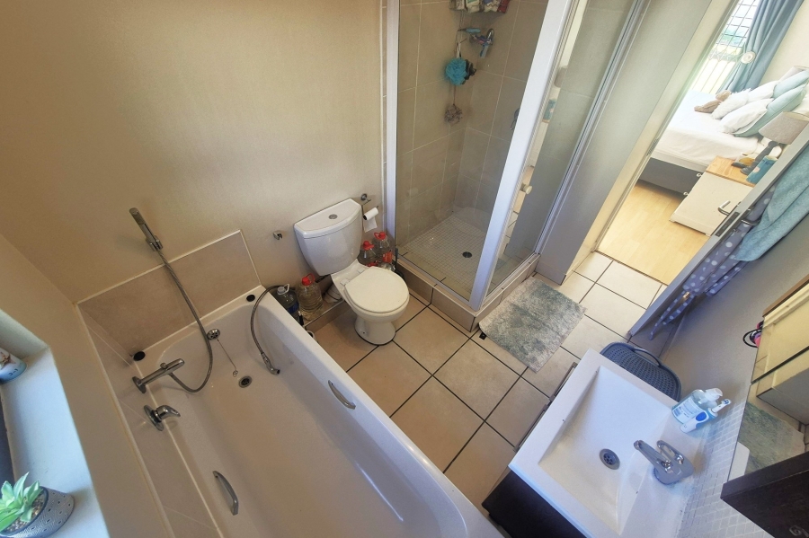 To Let 3 Bedroom Property for Rent in Maroeladal Gauteng