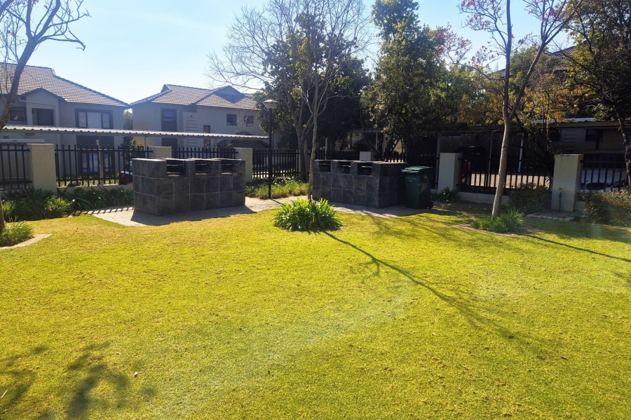 To Let 3 Bedroom Property for Rent in Maroeladal Gauteng