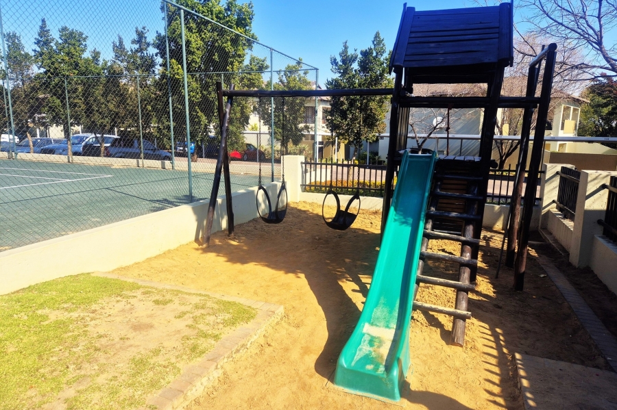 To Let 3 Bedroom Property for Rent in Maroeladal Gauteng